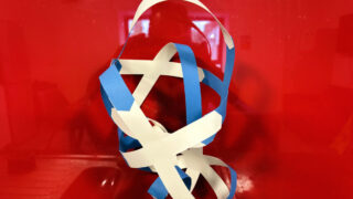 Creative sculpting with a glue